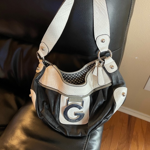 Guess - Picture 1 of 4